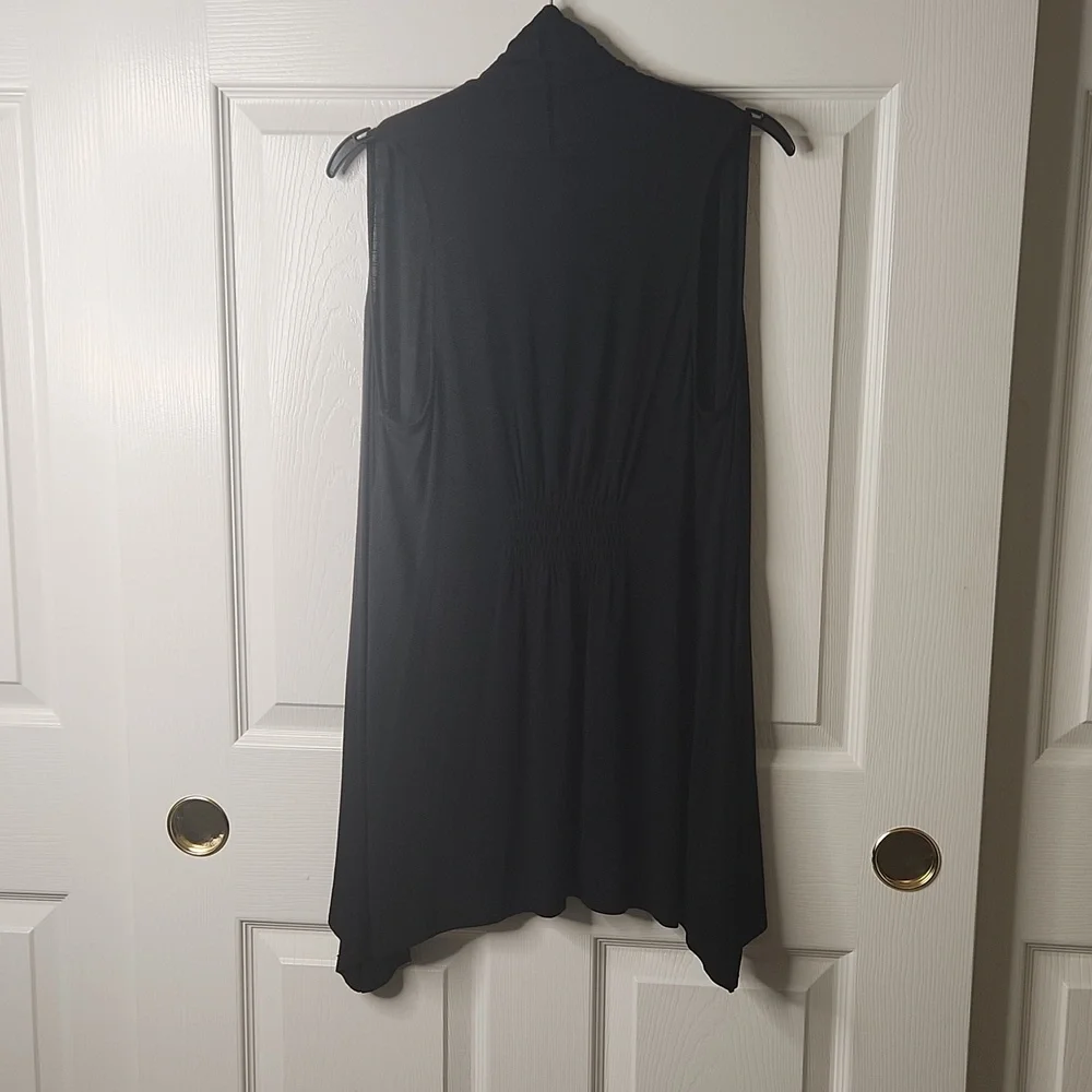 Apt. 9 lightweight short
